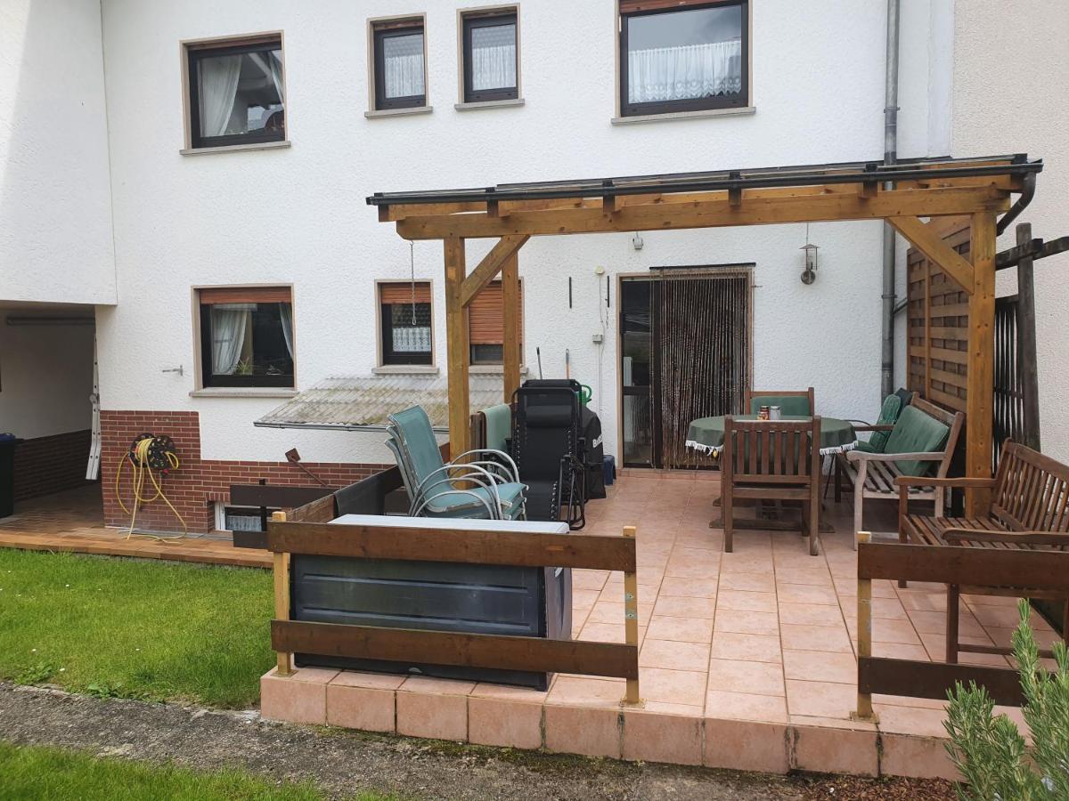 Ferienwohnung Woelbert Altendiez Bagian luar foto