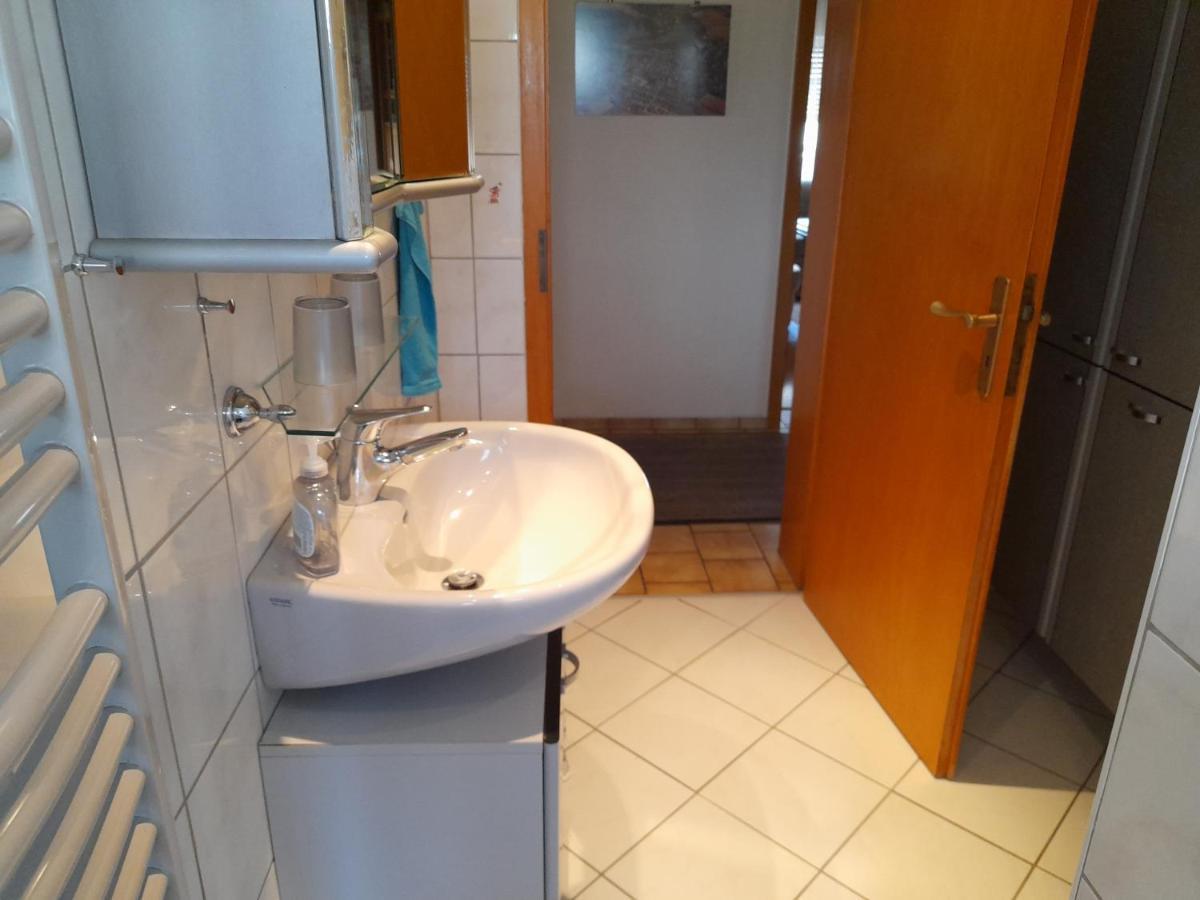 Ferienwohnung Woelbert Altendiez Bagian luar foto