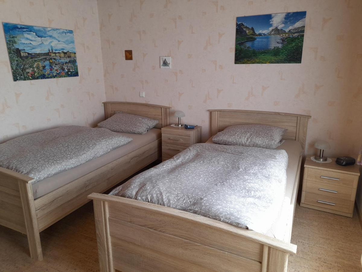 Ferienwohnung Woelbert Altendiez Bagian luar foto