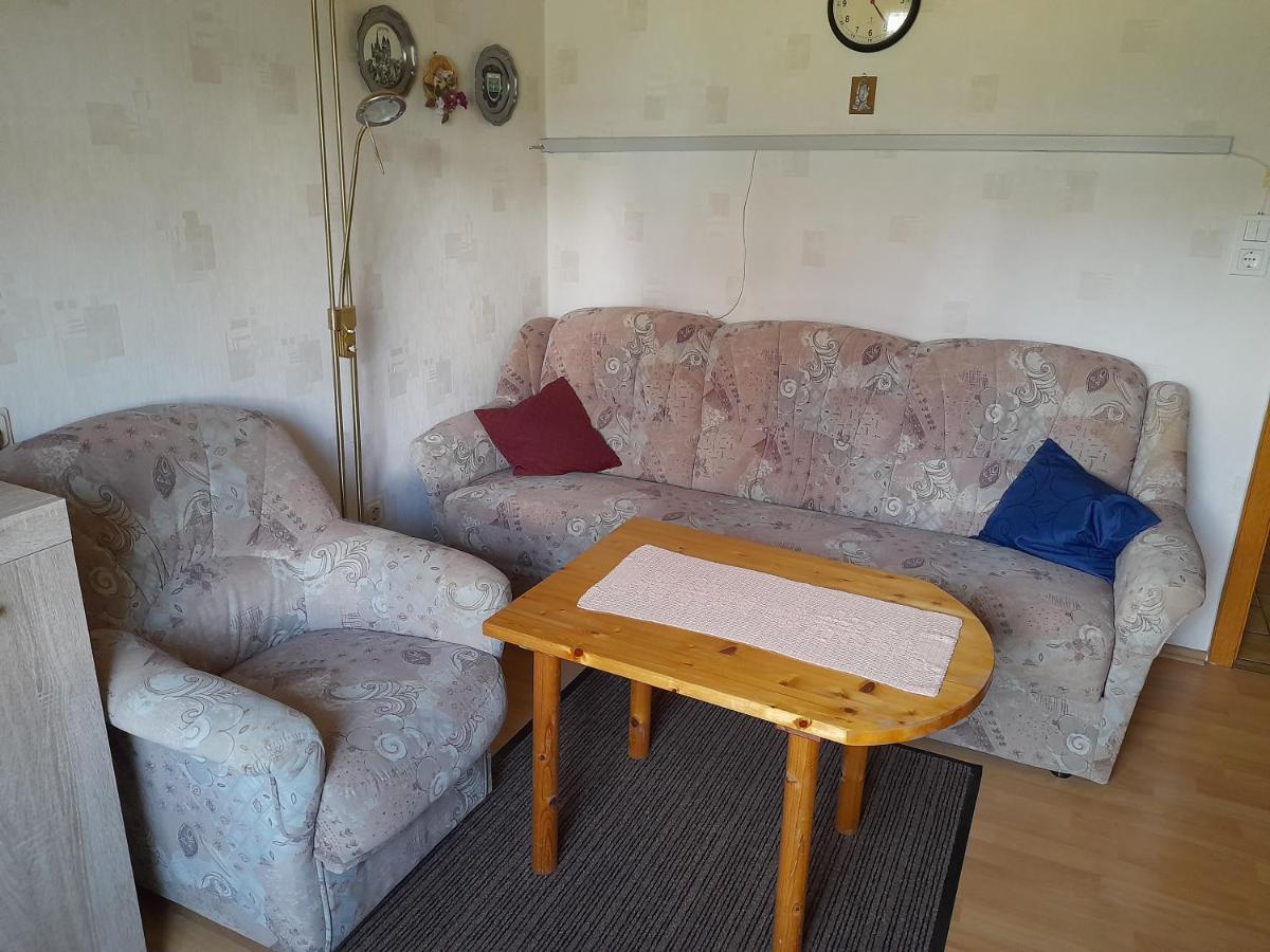 Ferienwohnung Woelbert Altendiez Bagian luar foto