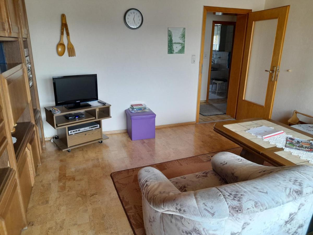 Ferienwohnung Woelbert Altendiez Bagian luar foto